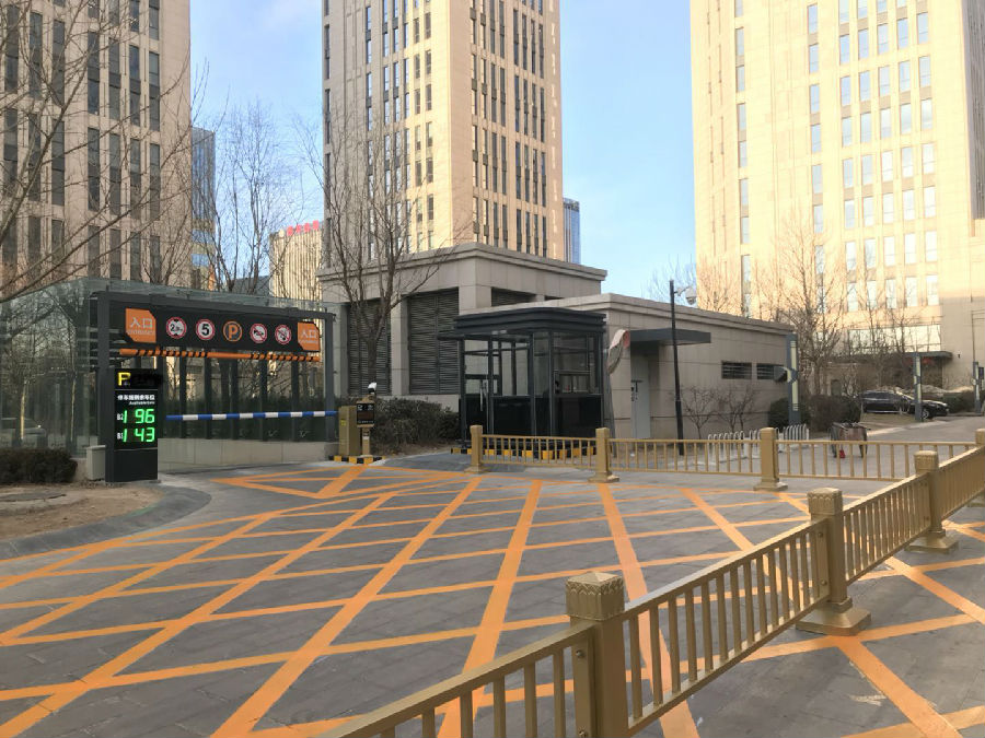 亦城科技大廈高清車牌識(shí)別系統(tǒng)